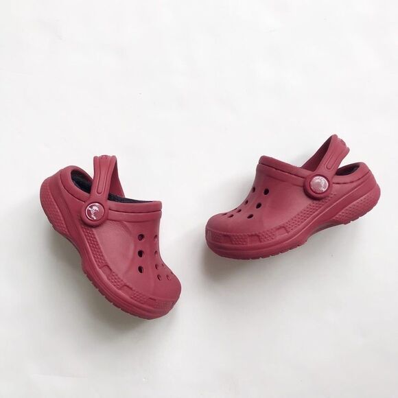 Crocs  red classic lined clogs VGUC size 6-7 - Picture 1 of 7